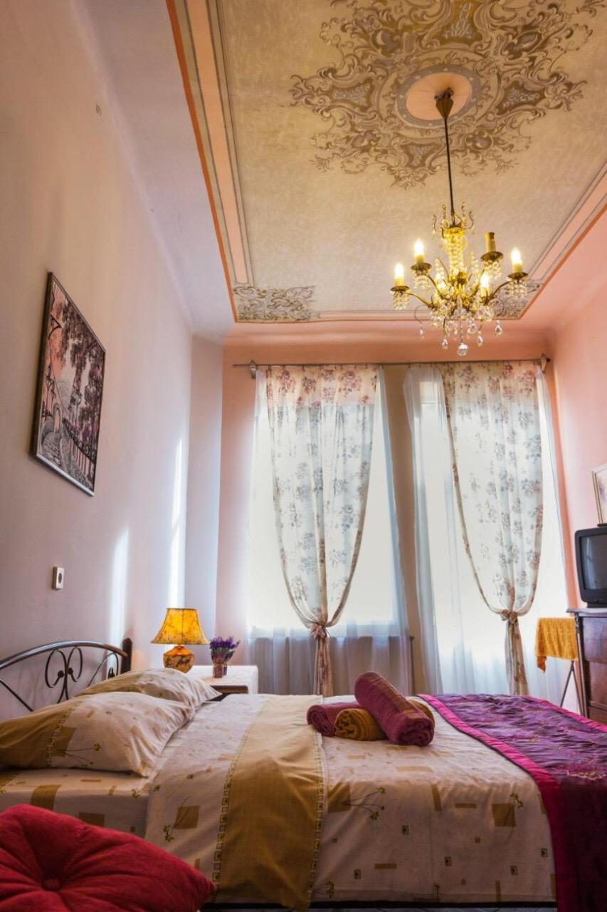 Vintage Apartment 2 rooms Lviv Buitenkant foto